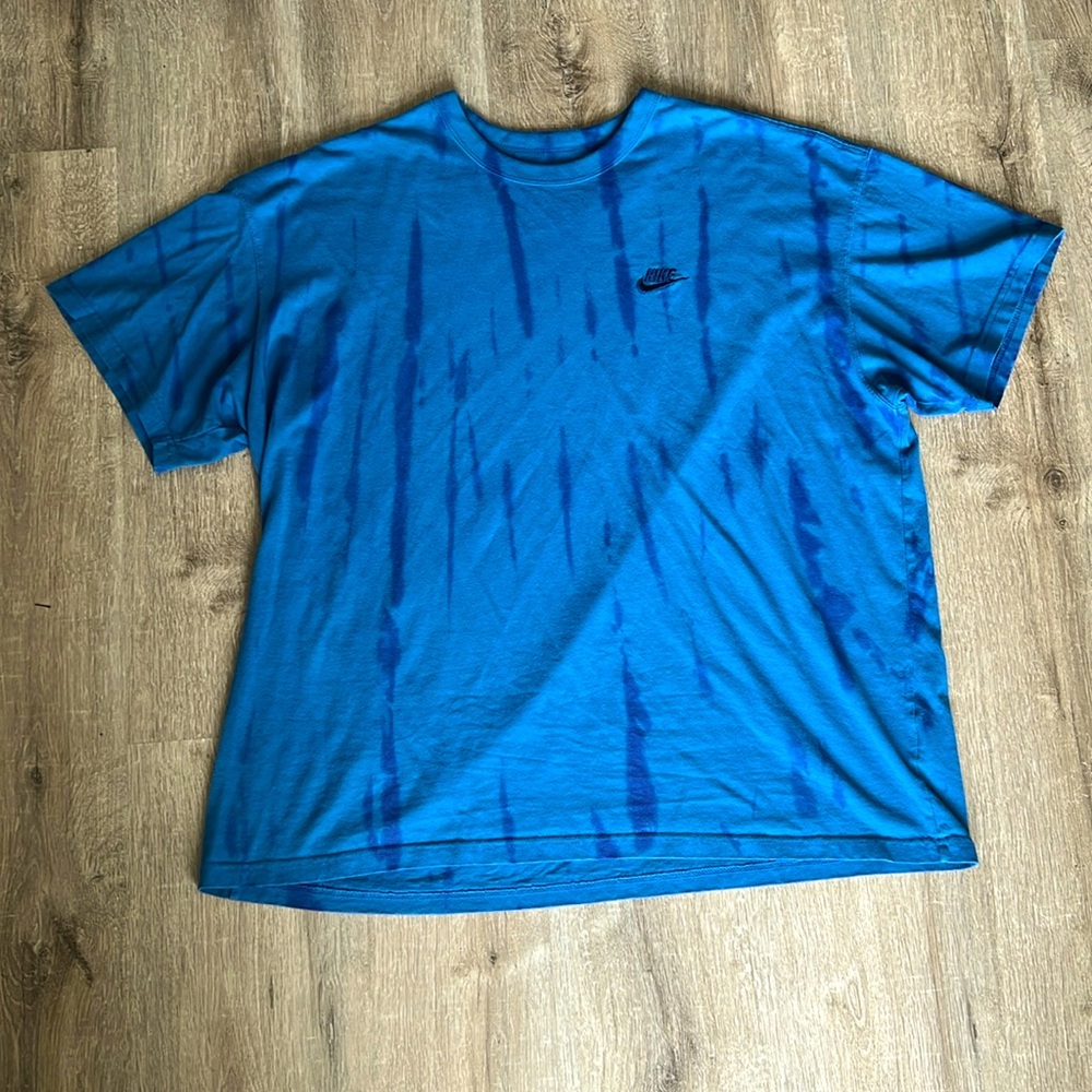 Nike Men's Loose Fit Tie-Dyed T-Shirt